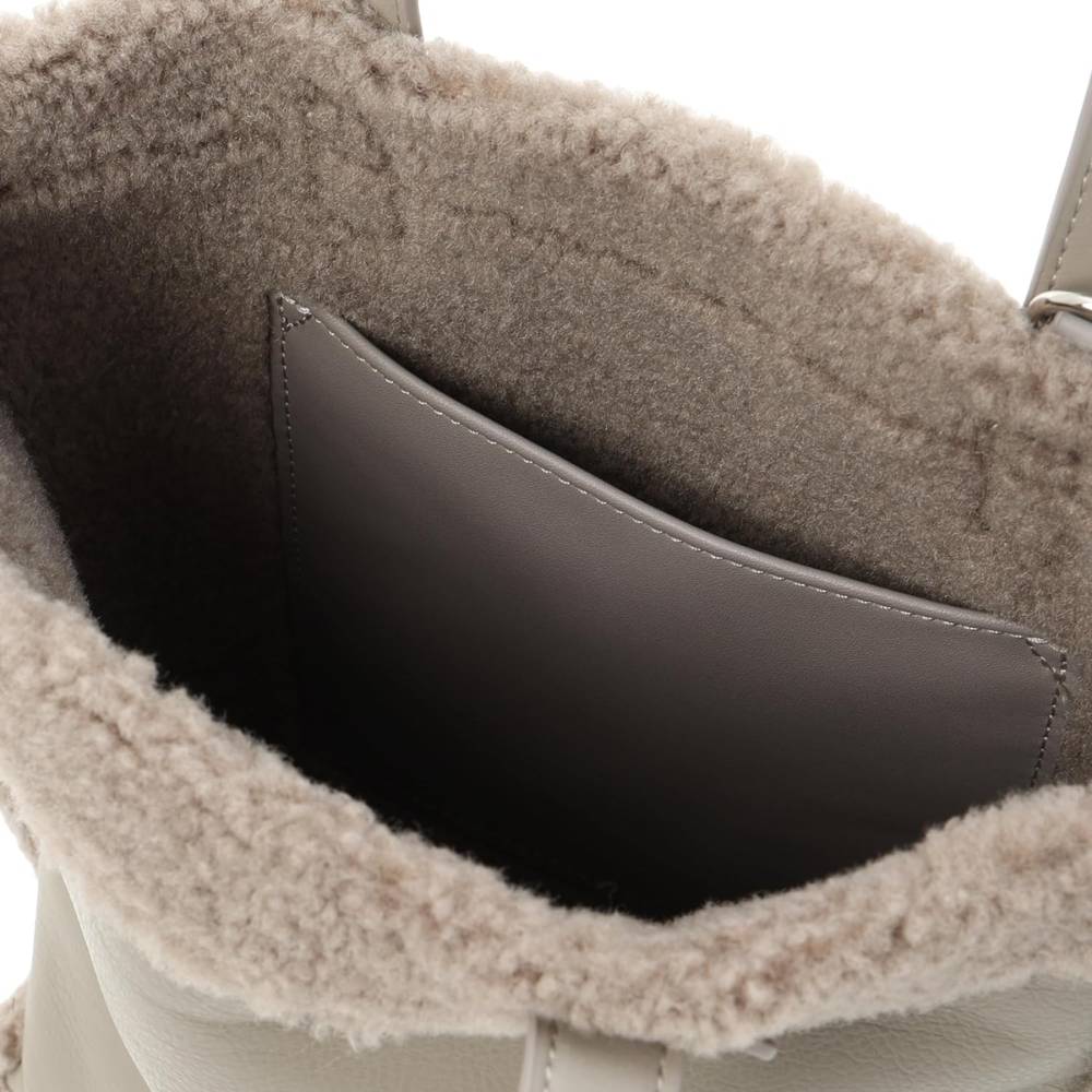 תיק פרווה דו צדדי TOTE אפור - Image 4