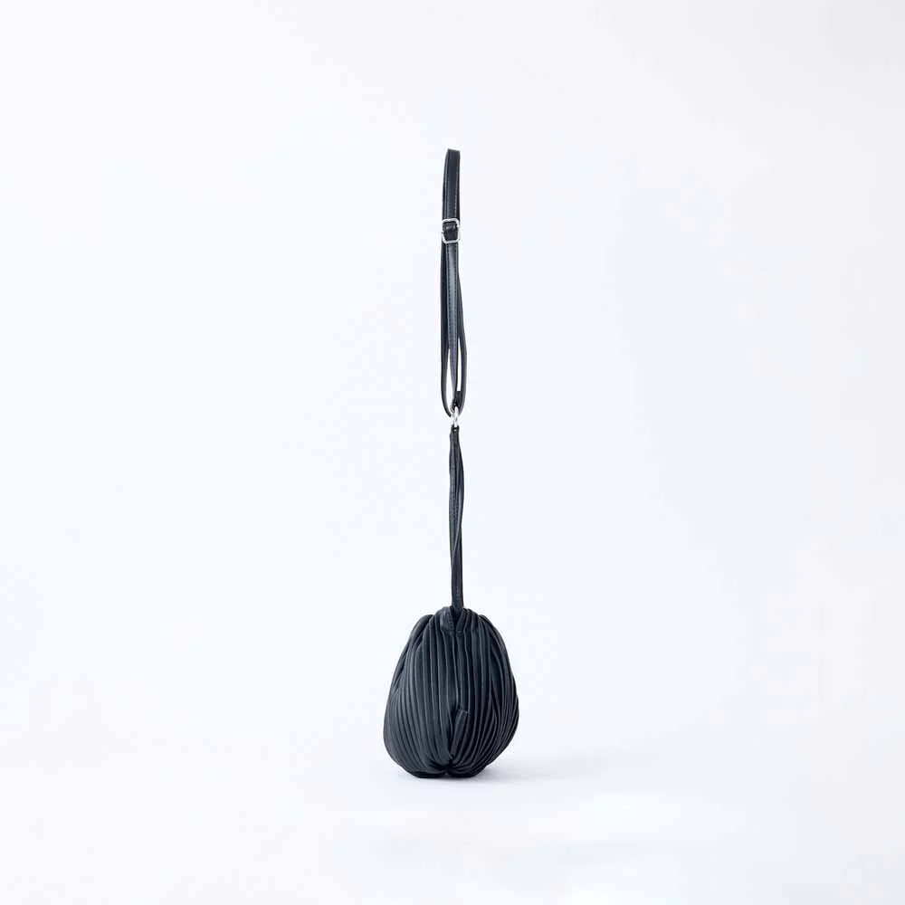 תיק צד מיני PLEATS שחור 0201 - Image 7